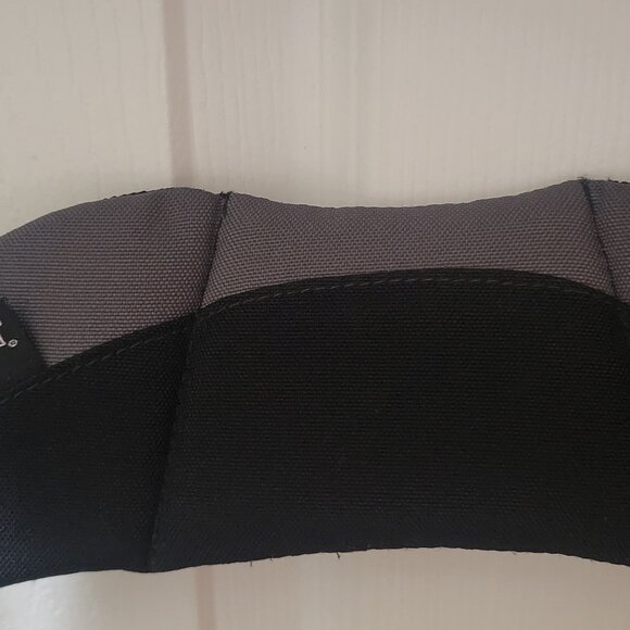 Jan Sport Messenger Computer bag w/padding. Color:Gray/Red - Picture 5 of 14